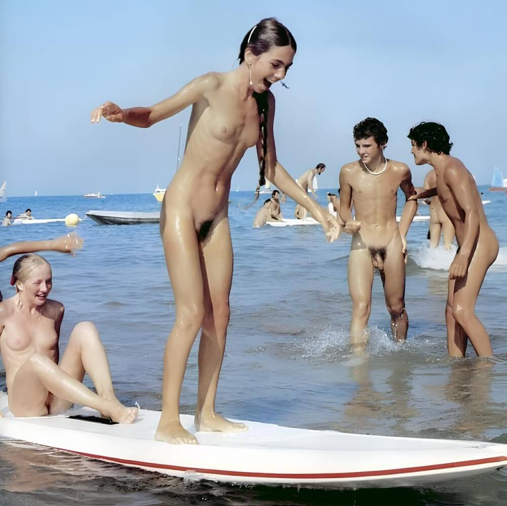 Retro naturism beautiful photos - Living in harmony and tranquility is the primary goal of naturists and nudists