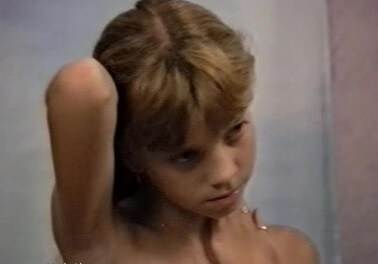 Naturistin: Julia Akt Dessous - Freedom and naturalness are the core principles of naturism and nudism