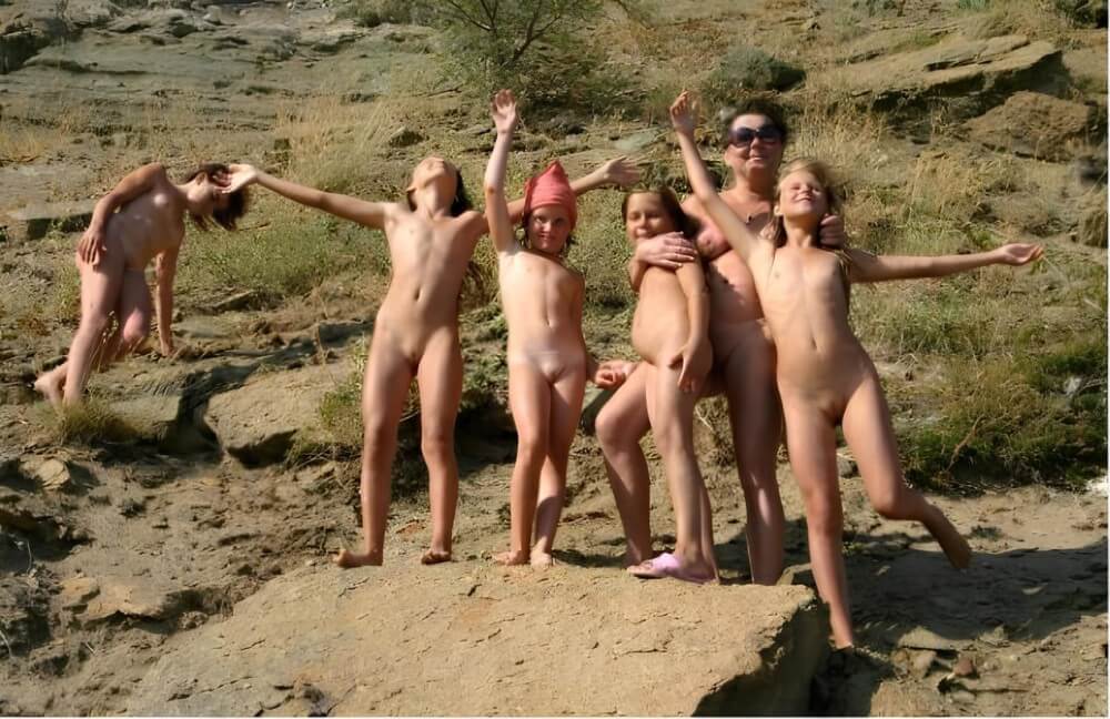 Nudism in a sunny day pics - Naturism and environmental awareness in the modern world