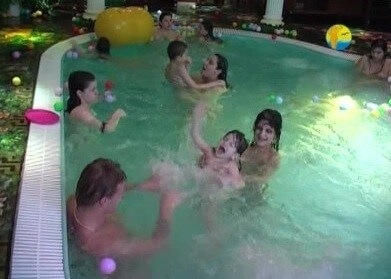 Naturist Freedom: Castle Fantasia - Naturalness requires openness
