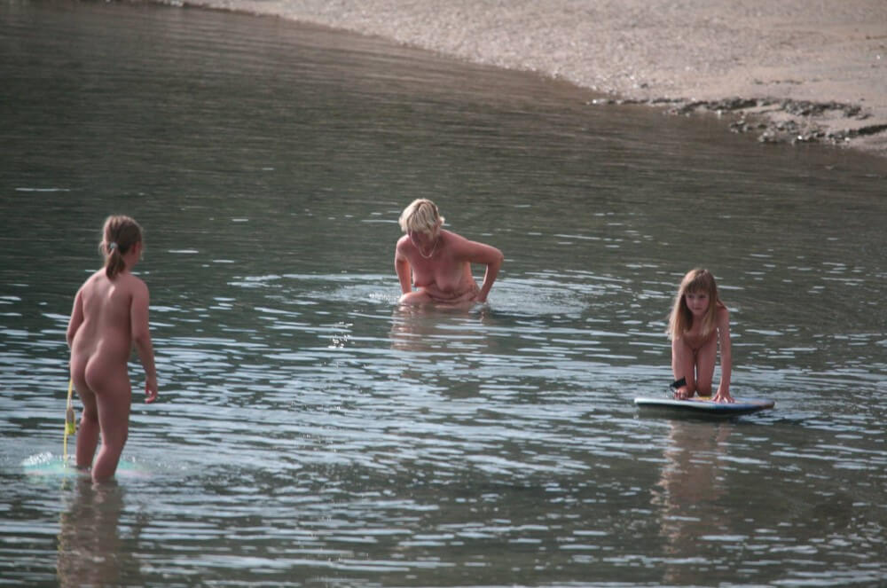 Naturism photo gallery # 14 - Naturism teaches us to accept differences and imperfections without shame or insecurities