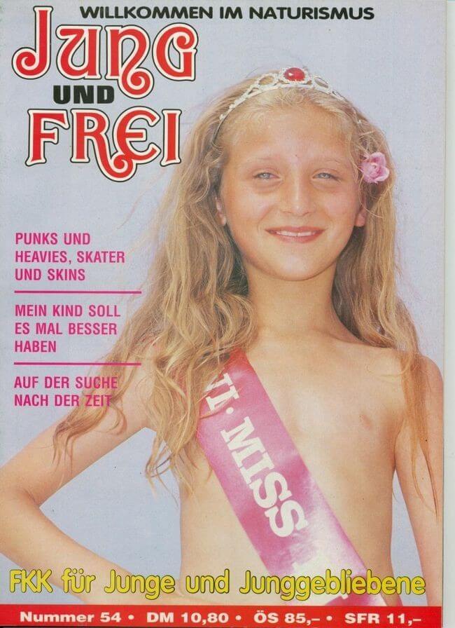 Jung und Frei Nr 54 - Undressing is permissible only within ones own community