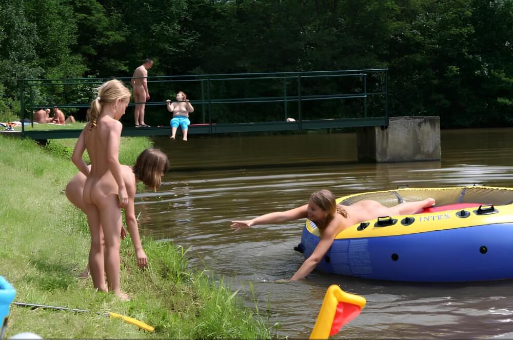 Naked Body gallery - Naturism as a Way of Life