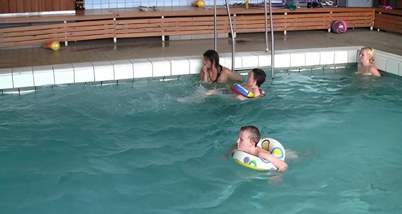 Swimming center club Full HD - Many see bodily freedom as an important value