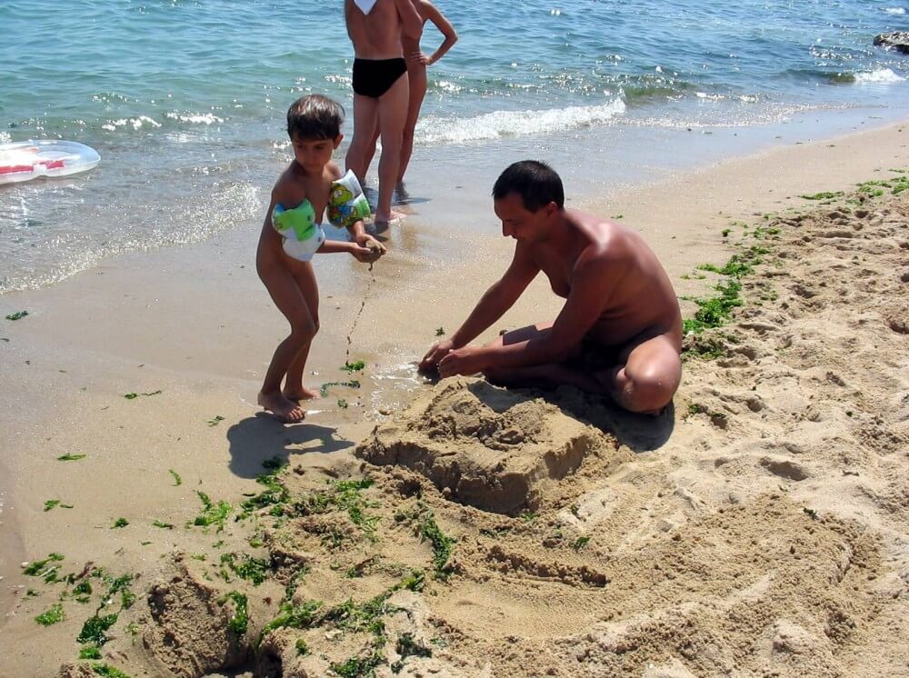 Bulgarian Sandy Paint Over - Nudists strive for tolerance and respect for others