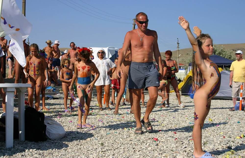 Beach Time Talent Show pics - Living freely and naturally is the dream of naturists
