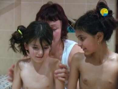 Naturist Freedom: Girls In Sauna upd - Family nudism in the 21st century