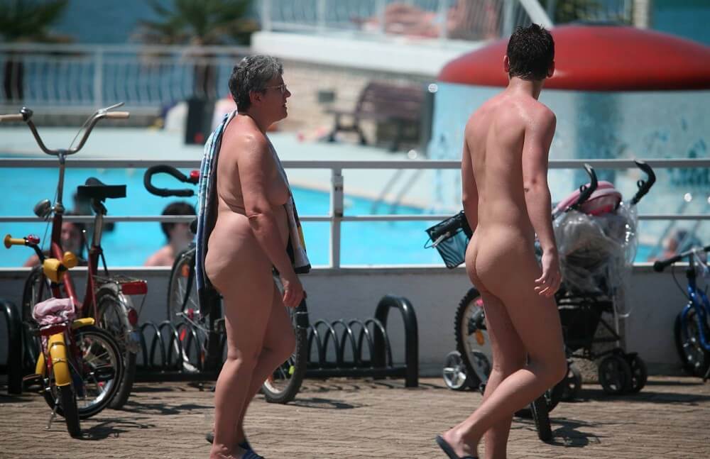 Sun-Soaked Sidewalk pics - Completely naked people on planet Earth