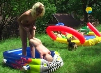 Naturist Freedom: Not only Skipping Ropes - Blending in with the crowd of nudists
