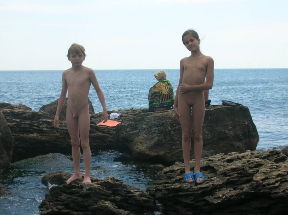 Beach Rocking Profile pics - Ordinary people as naturists