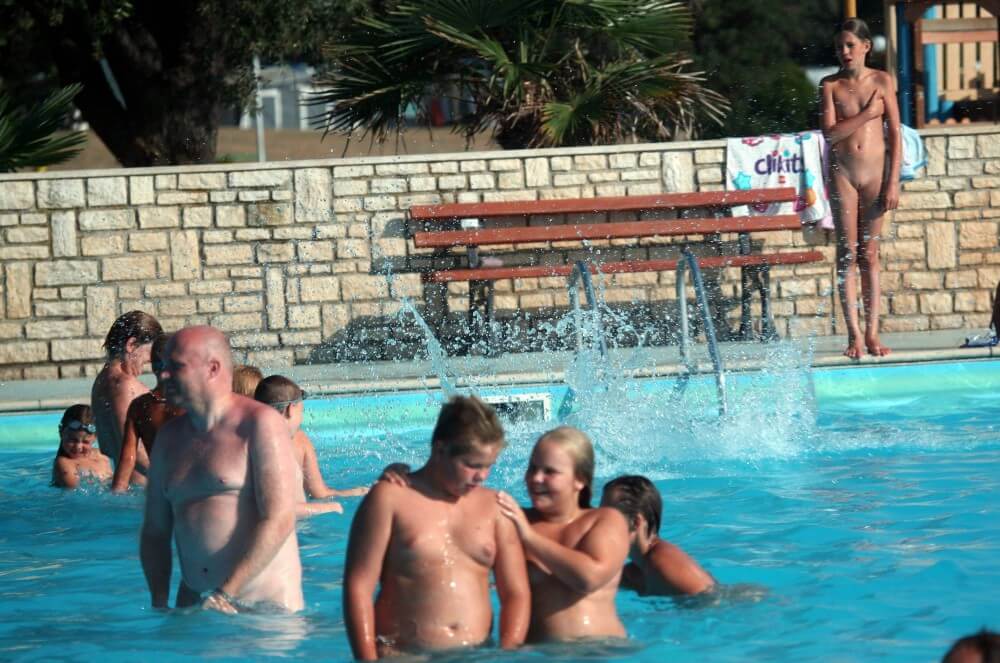 Naturist Pool Girls Profile pics - Overcoming insecurities is one of the goals of practicing nudism and naturism