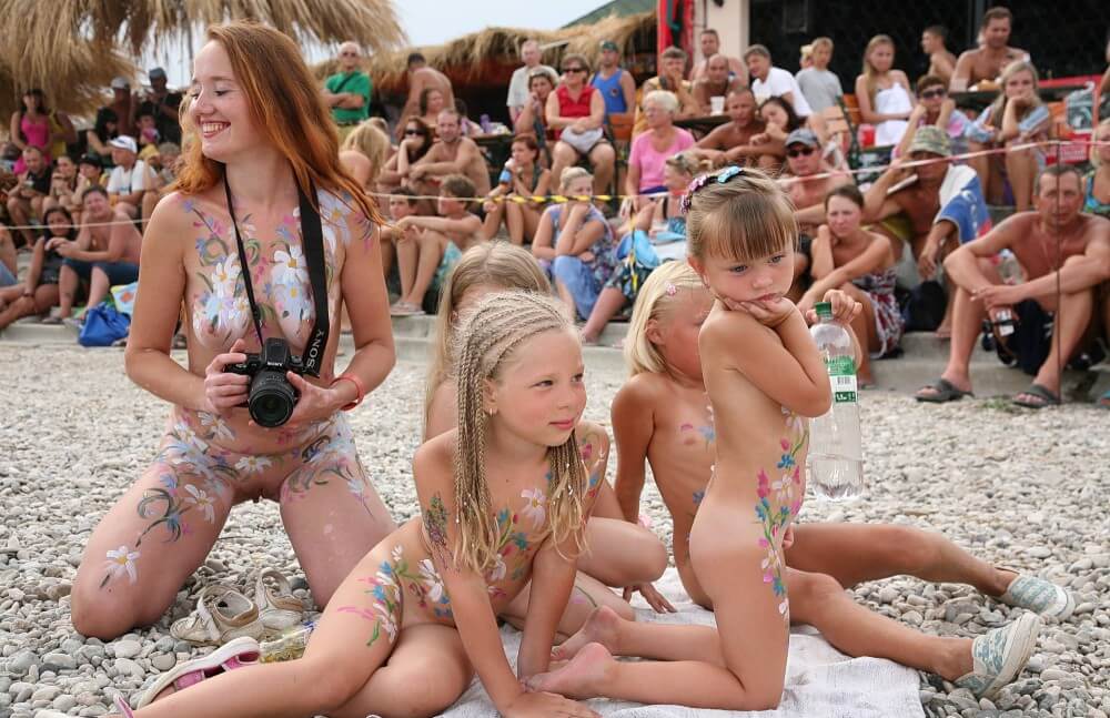 Warm Sand Relaxation photos - Nudist families: open materials for connoisseurs