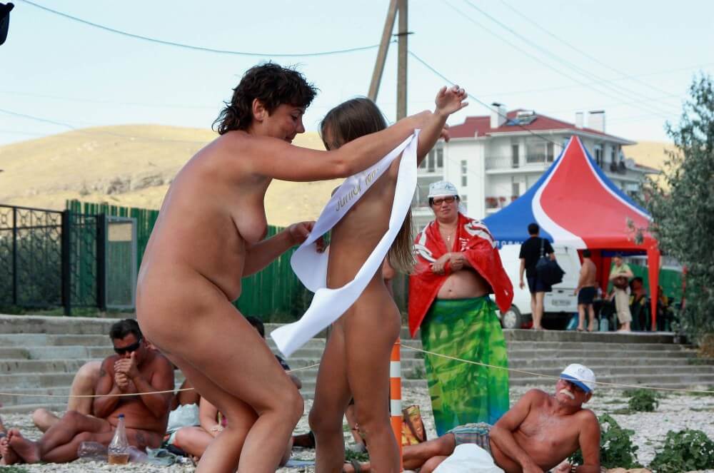 Presenting Mini Awards photos - Naturism and the ecological sustainability of natural recreation areas