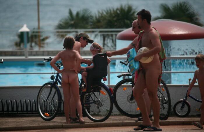 Freedom on two wheels: how cycling and hiking enrich the lives of nudists - Blending in with the crowd of nudists