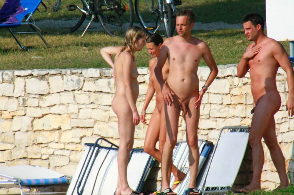 Ula FKK Couples Profile pics - Living freely and naturally is the dream of naturists