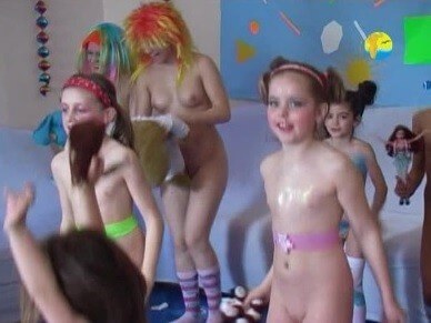 Naturism Freedom: Disco - A naturist strives for inner harmony and emotional balance