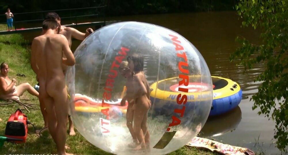 Daytime Family Picnic Full HD - The equality of naked human bodies helps us accept ourselves and others