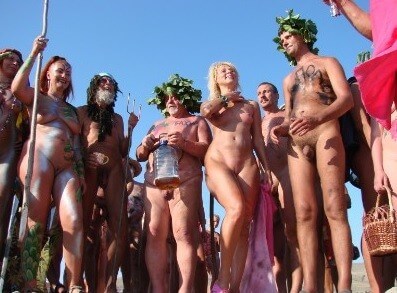 Nudism Beach Day photos - Nudity helps overcome insecurities and fears