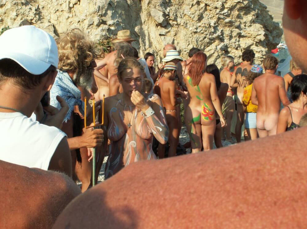 Neptune Day Side Views photos - Naturism and society