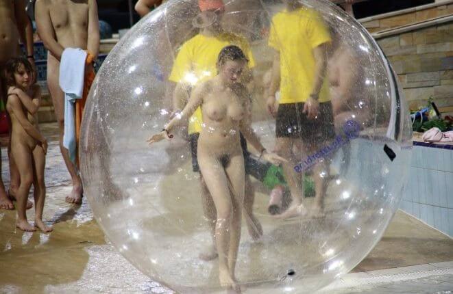 Holiday in the pool photos - Naturism and nudism help you overcome your fears