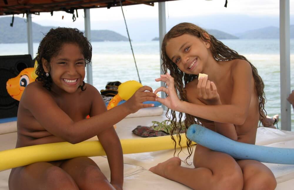 Brazilian Boating Girlfriend pics - Nudists appreciate and love nature