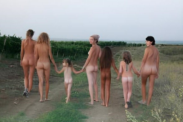 The Vineyard Tour photos - Nudity is an expression of naturalness and sincerity