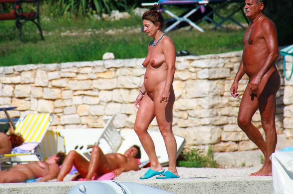 Ula FKK Wall-Side Passby photos - The Theory and Practice of Naturism