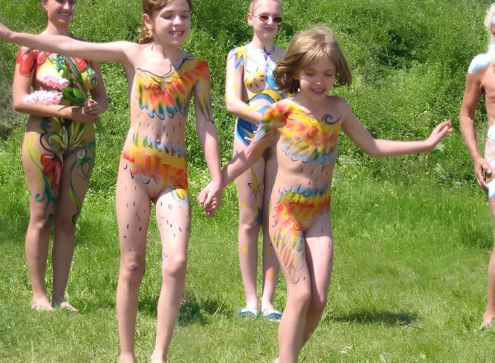 Naturism photo gallery # 29 - Love for oneself and nature as the foundation of the naturist lifestyle