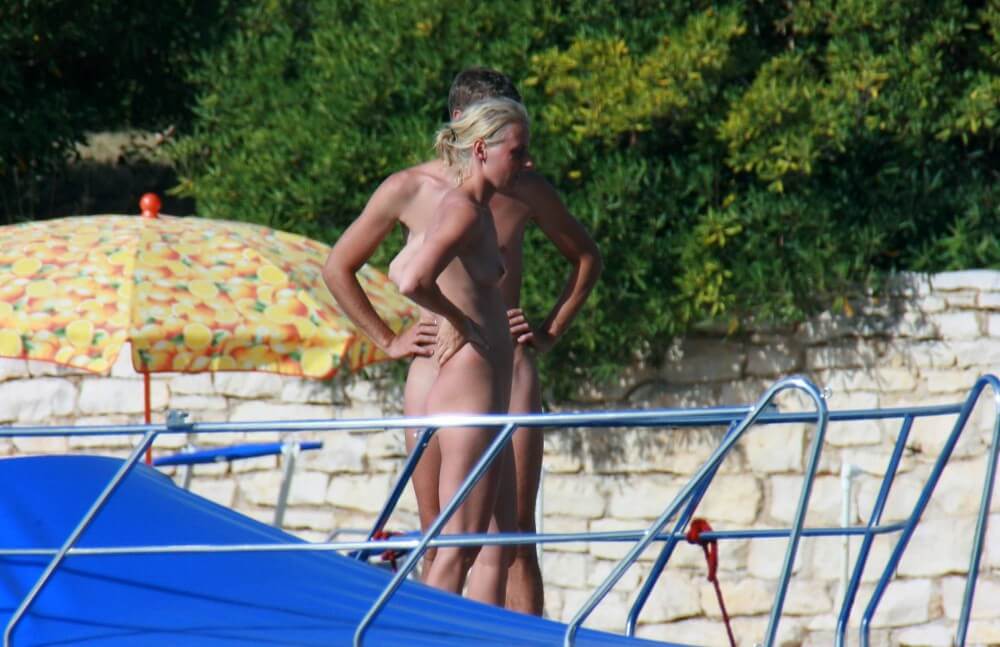 Casual Beachside Strolling pics - A closed community of naturists