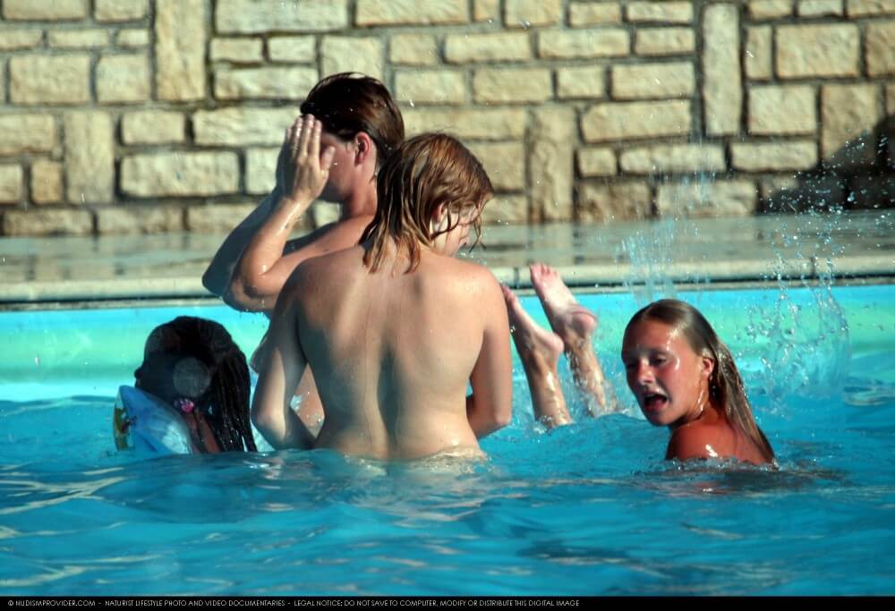 FKK water locations set 22 - Nature fills the naked body with energy and inspiration