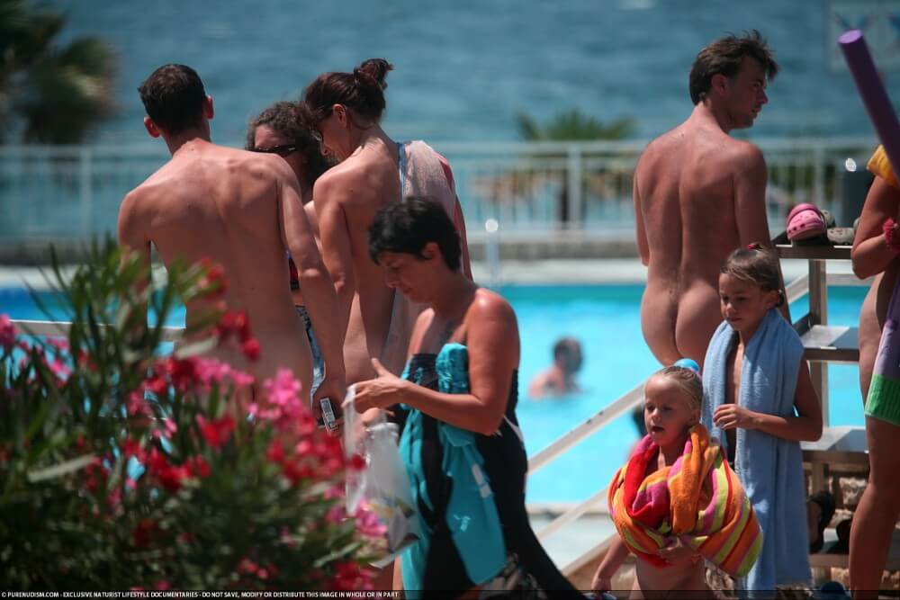 Naturism photo gallery # 66 - The practice of naturism helps build trust and honesty among people